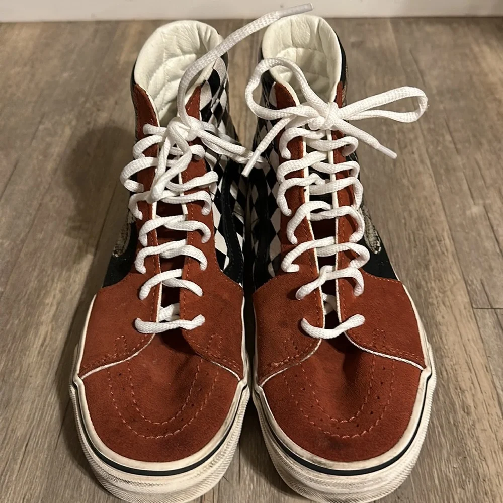 Vans Kids High Top Sneakers in Rust Brown with Black & White Checker